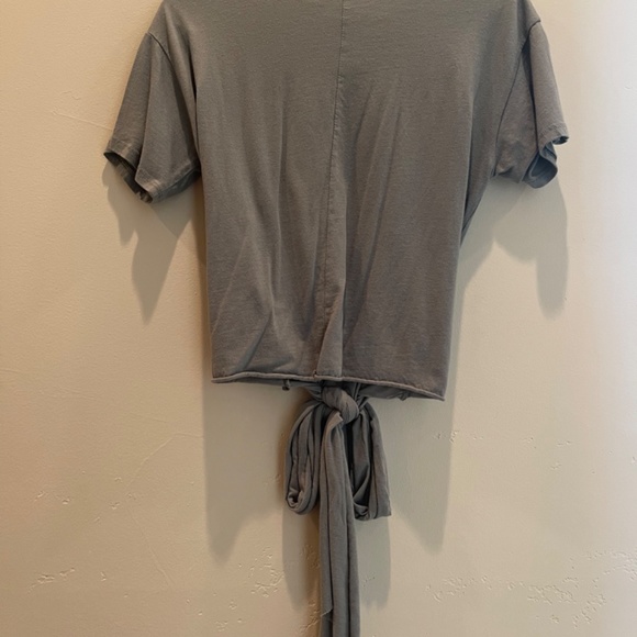 Top - Picture 2 of 2